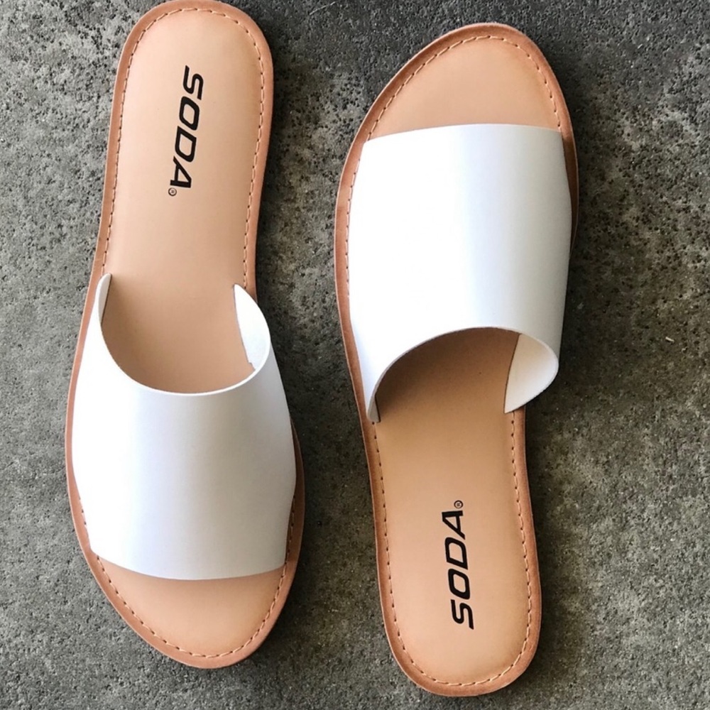 NEW ✨ White Jasmine slip on mule sandals - Picture 2 of 3